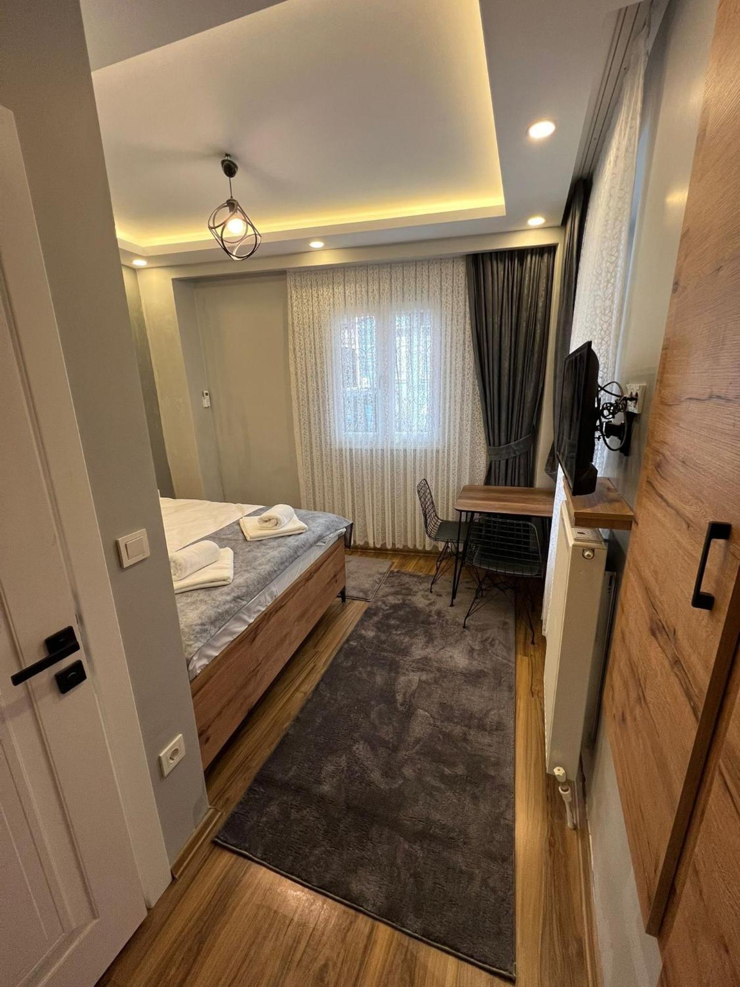 Ayd Beyoglu Taksim * Istanboel